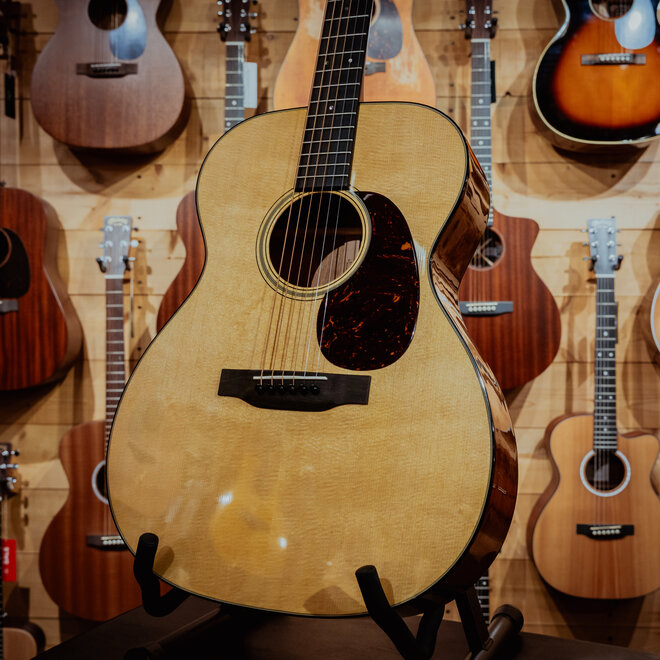 Martin 000-18 Auditorium Acoustic Guitar, Solid Spruce/Solid Mahogany, w/Hardshell Case