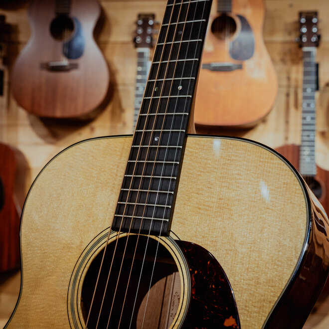 Martin 000-18 Auditorium Acoustic Guitar, Spruce/Mahogany, w/Hardshell Case