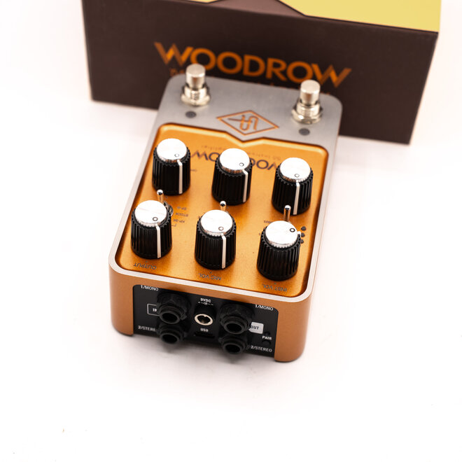 Universal Audio Woodrow '55 Instrument Amplifier Pedal