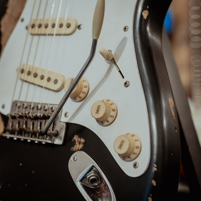 Fender JB Custom Road Worn '50s Stratocaster, Maple Fingerboard, Black