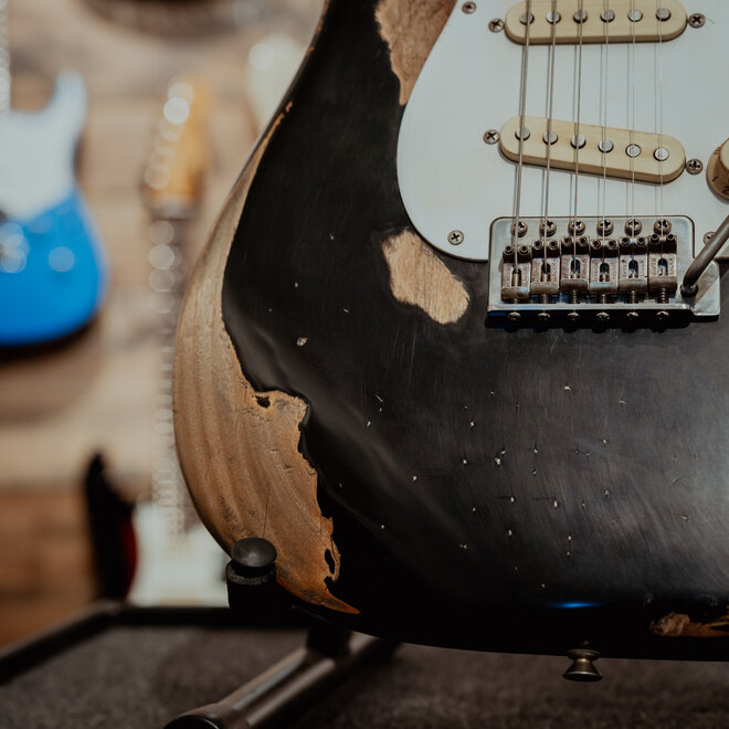 Fender JB Custom Road Worn '50s Stratocaster, Maple Fingerboard, Black