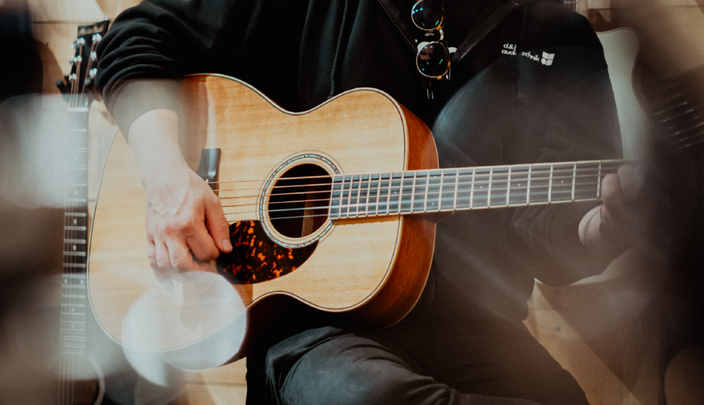From Campfire to Concert Hall: Matching Guitar Styles to Canadian Musical Traditions