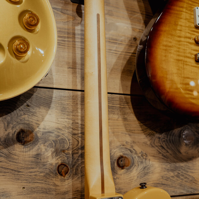 Fender Player II Telecaster Bigsby Electric, Butterscotch w/Tweed Case
