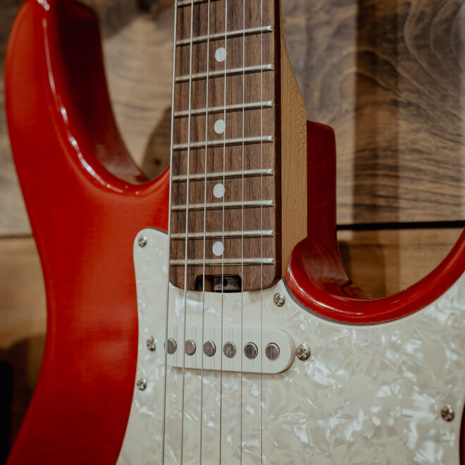 Peavey Predator Plus Electric, Transparent Red w/Gigbag