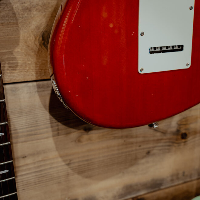 Peavey Predator Plus Electric, Transparent Red w/Gigbag