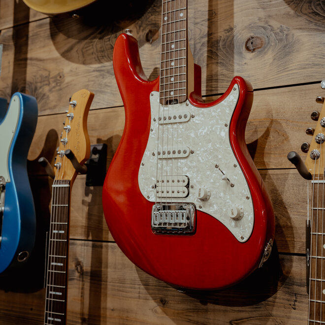 Peavey Predator Plus Electric, Transparent Red w/Gigbag