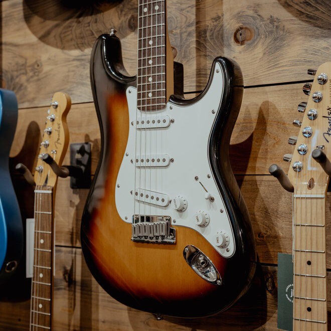1999 Fender American Standard Stratocaster, Sunburst w/Case
