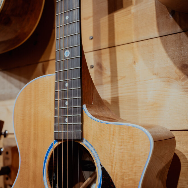 Martin SC-13E Road Series Cutaway Acoustic-Electric Guitar, Spruce/Koa, w/Gigbag