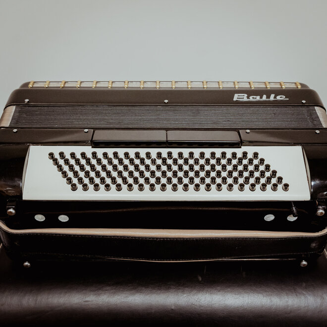 Baile Parisienne 120 Bass Accordion