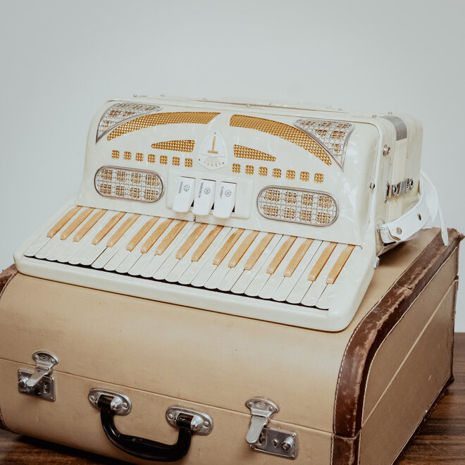 Titano Titan 120 Bass Accordion