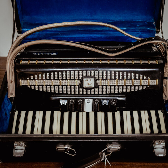 Baile Parisienne 120 Bass Accordion