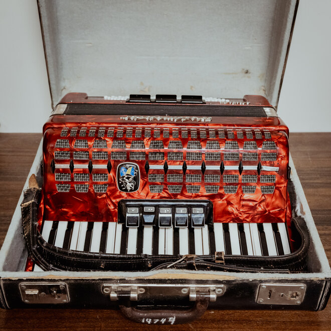 Weltmeister Meteor 120 Bass Accordion