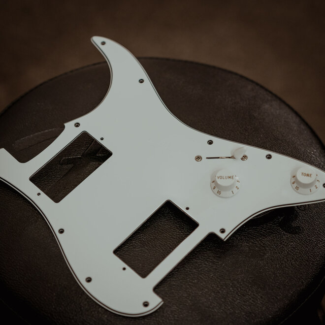 2010 Fender Classic Player '50s Stratocaster, Shoreline Gold