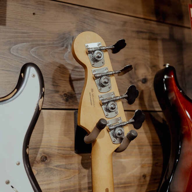 Fender JB Custom Fretless Jazz PJ Bass, Pau Ferro Fingerboard, 3-Color Sunburst