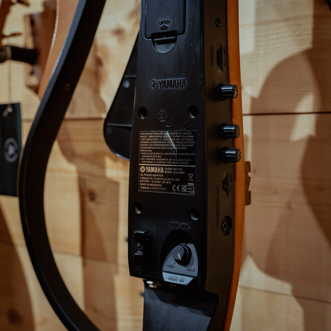 Yamaha SLG-100S Silent Guitar w/Gigbag