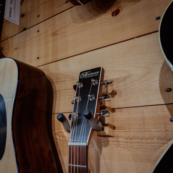 Norman Protege B18 Acoustic Guitar, Cedar Top w/Case