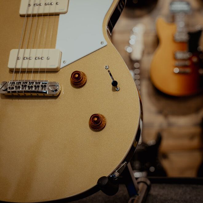 Yamaha RS02CB Chris Buck Signature Revstar Electric Guitar, Honey Gold, w/Deluxe Gigbag