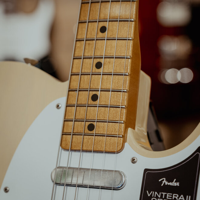 Fender Vintera II Road Worn '60s Telecaster, Maple Fingerboard, Blonde, w/Hardshell Case