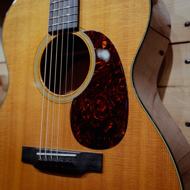 Martin 000-18 Standard Acoustic Guitar with K&K Pure Mini Pickup w/Case