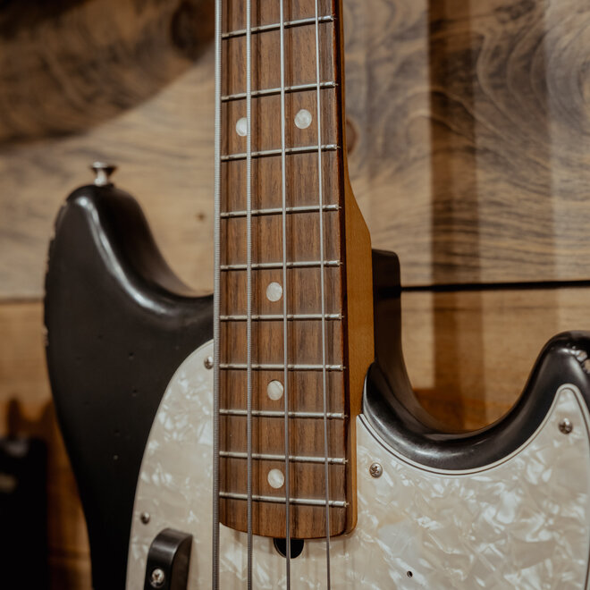Fender JMJ Road Worn Mustang Bass, Black w/Gigbag