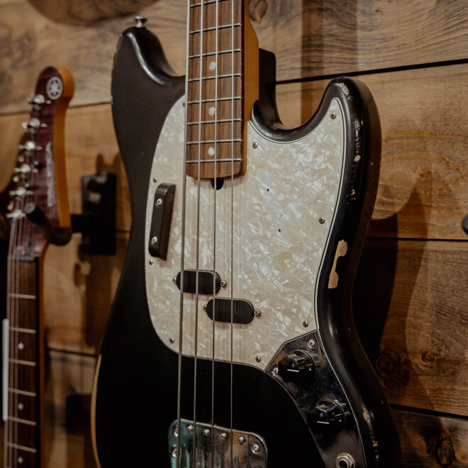 Fender JMJ Road Worn Mustang Bass, Black w/Gigbag