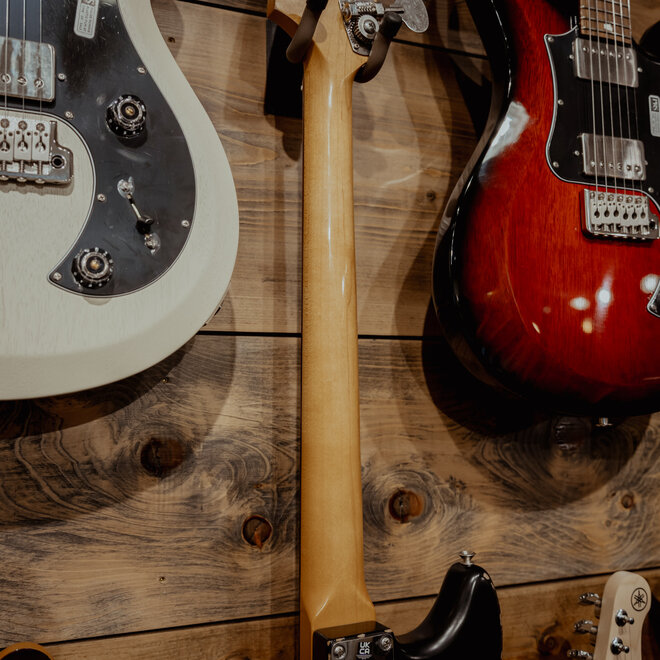 Fender JMJ Road Worn Mustang Bass, Black w/Gigbag