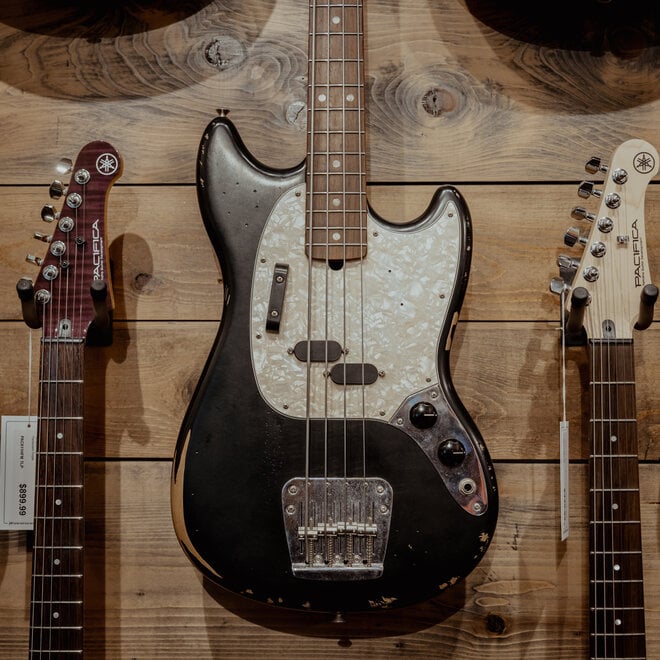 Fender JMJ Road Worn Mustang Bass, Black w/Gigbag