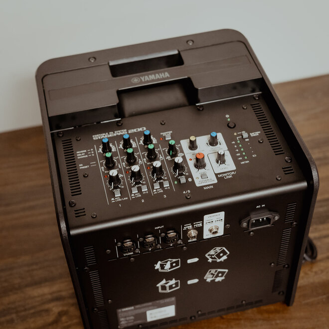 Yamaha Stagepas 200 Portable PA System