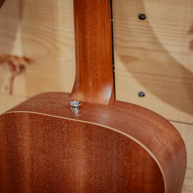 Taylor BT2 Baby Taylor Acoustic, Mahogany w/Gigbag