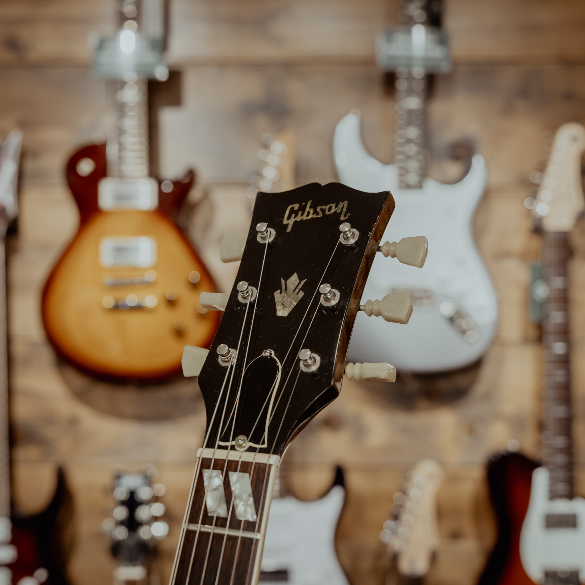 1976 Gibson ES-175D Hollowbody Electric Guitar, Sunburst w/Case
