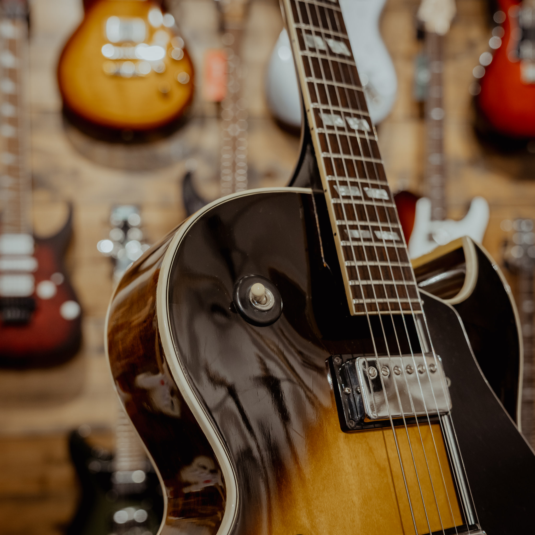 1976 Gibson ES-175D Hollowbody Electric Guitar, Sunburst w/Case