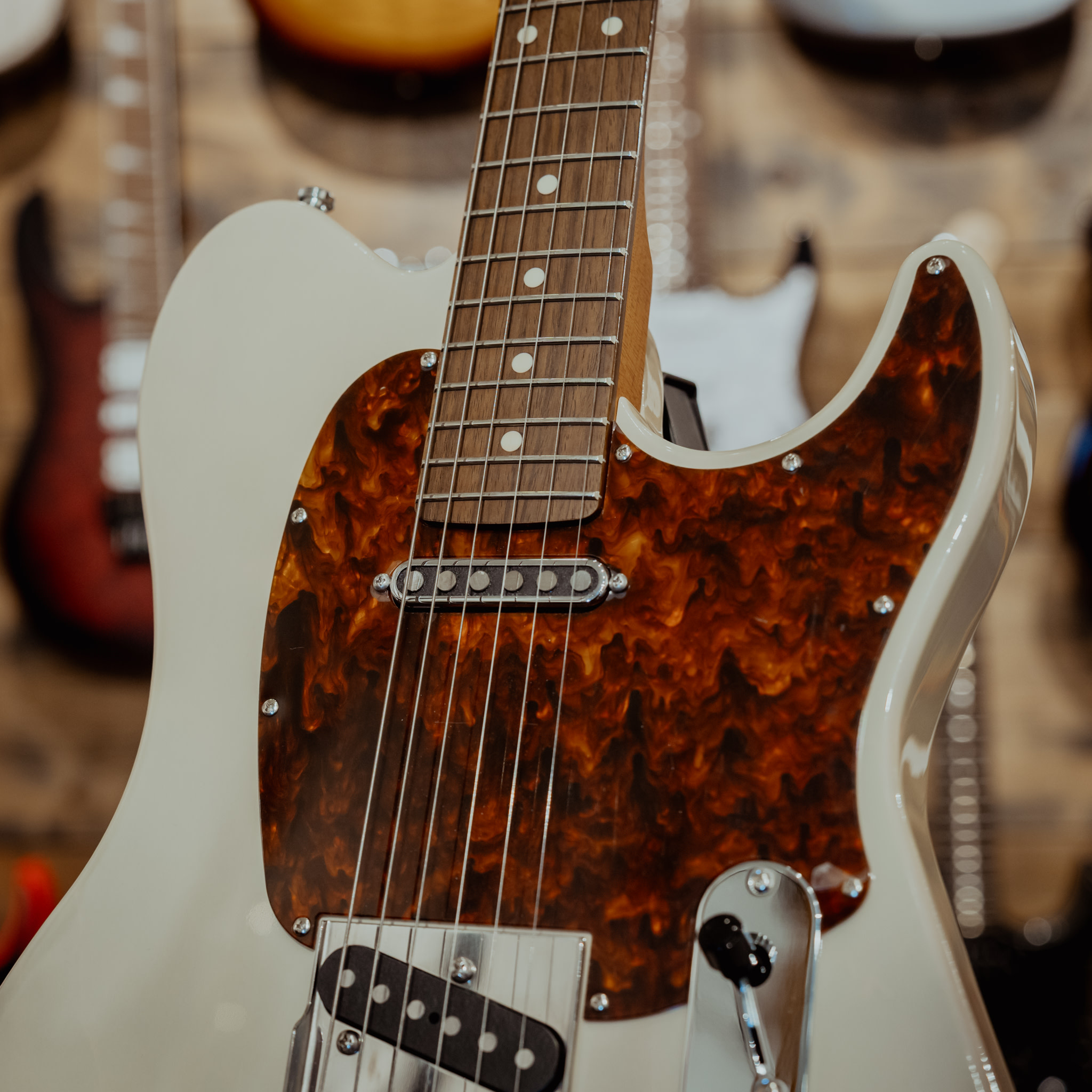 Godin Stadium Pro Electric Guitar, Ozark Cream w/Gigbag