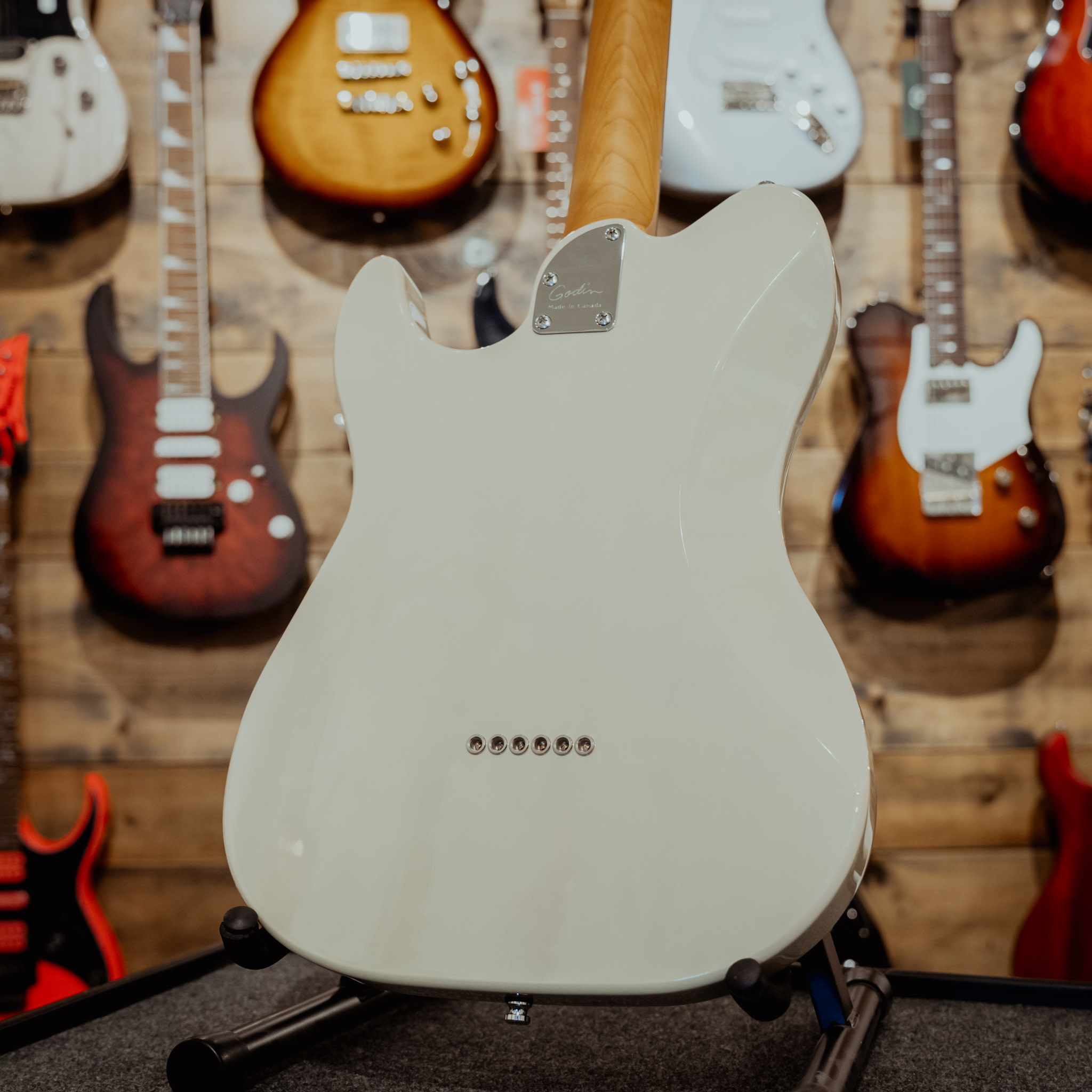 Godin Stadium Pro Electric Guitar, Ozark Cream w/Gigbag