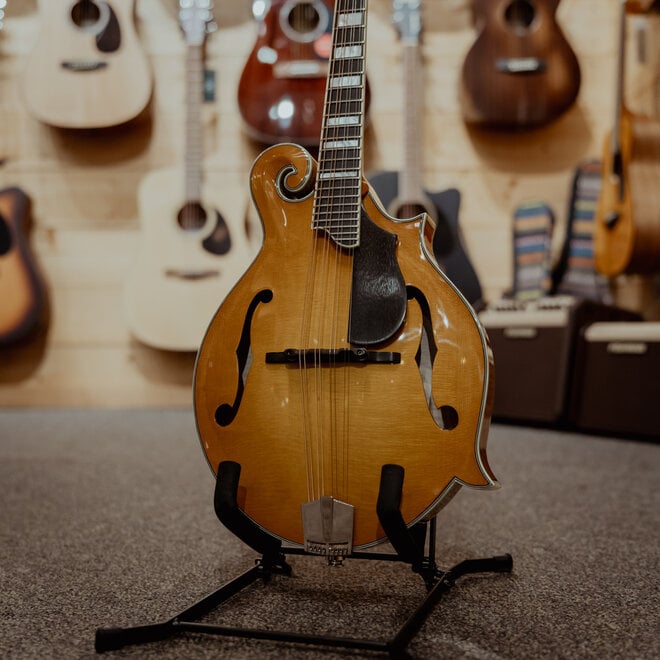 Eastman MD615 F-Style Mandolin, Solid Spruce/Maple, Goldburst Gloss Finish, K&K Pickup, w/Hardshell Case