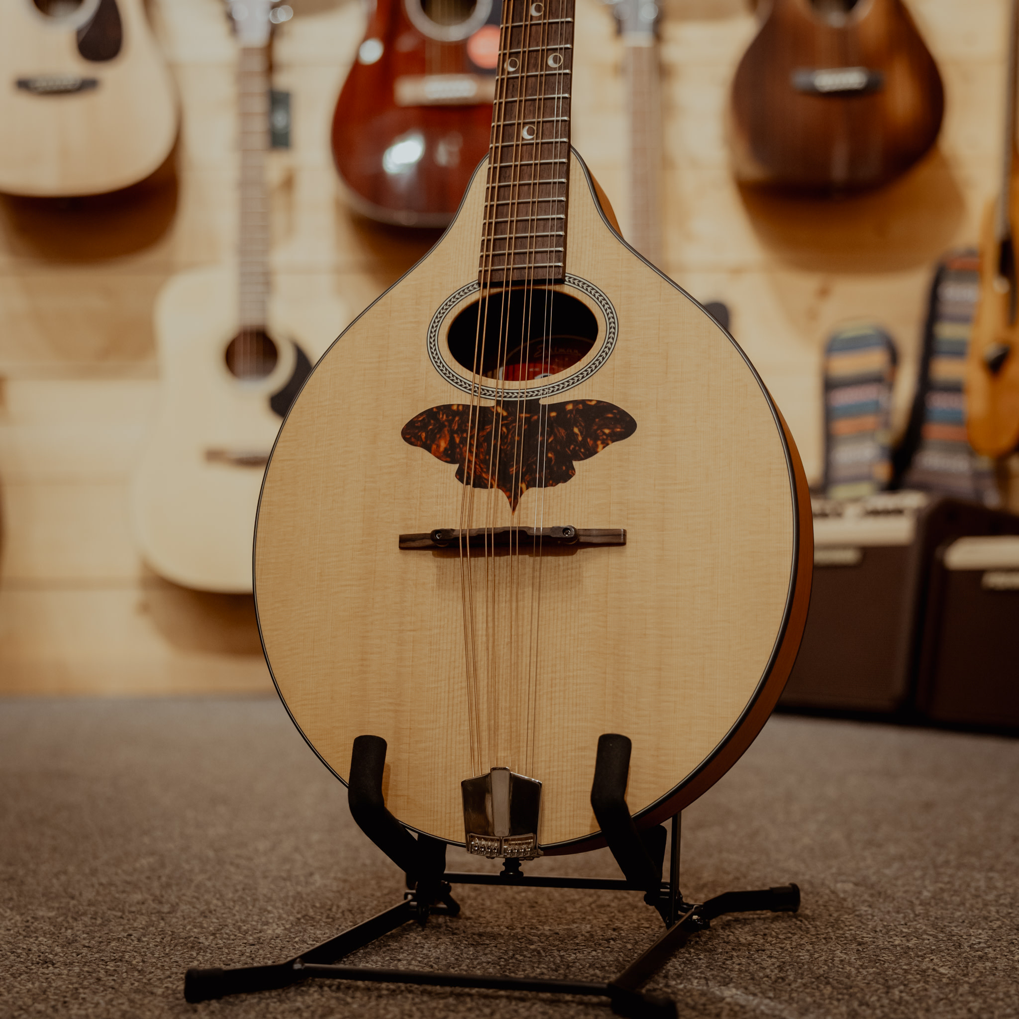 Eastman Lady Moon Signature Octave Mandolin, Solid Spruce Top, w/Padded Gigbag