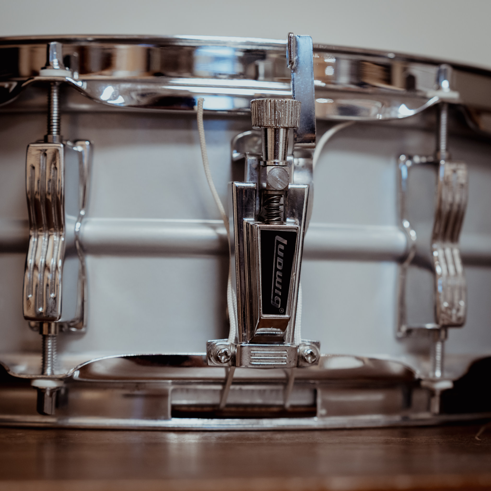 1980s Ludwig Acrolite 14x5 Snare Drum, Rounded Blue/Olive Badge