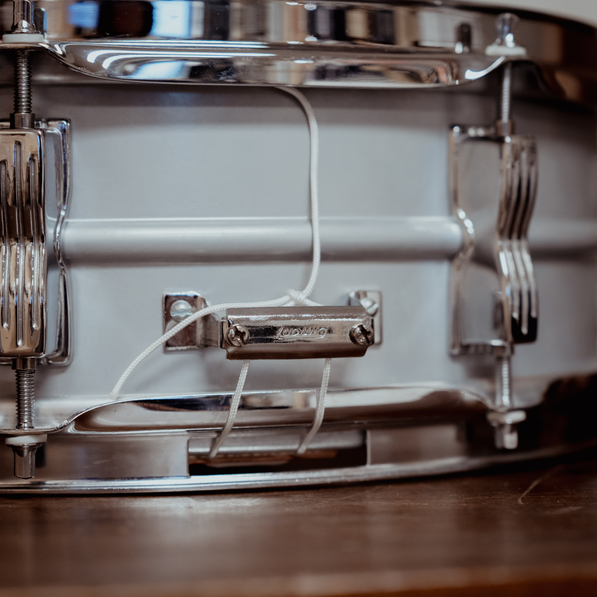 1980s Ludwig Acrolite 14x5 Snare Drum, Rounded Blue/Olive Badge