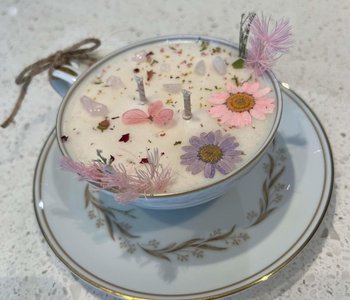 Chandelle dans tasse de thé- Fleur d'amour