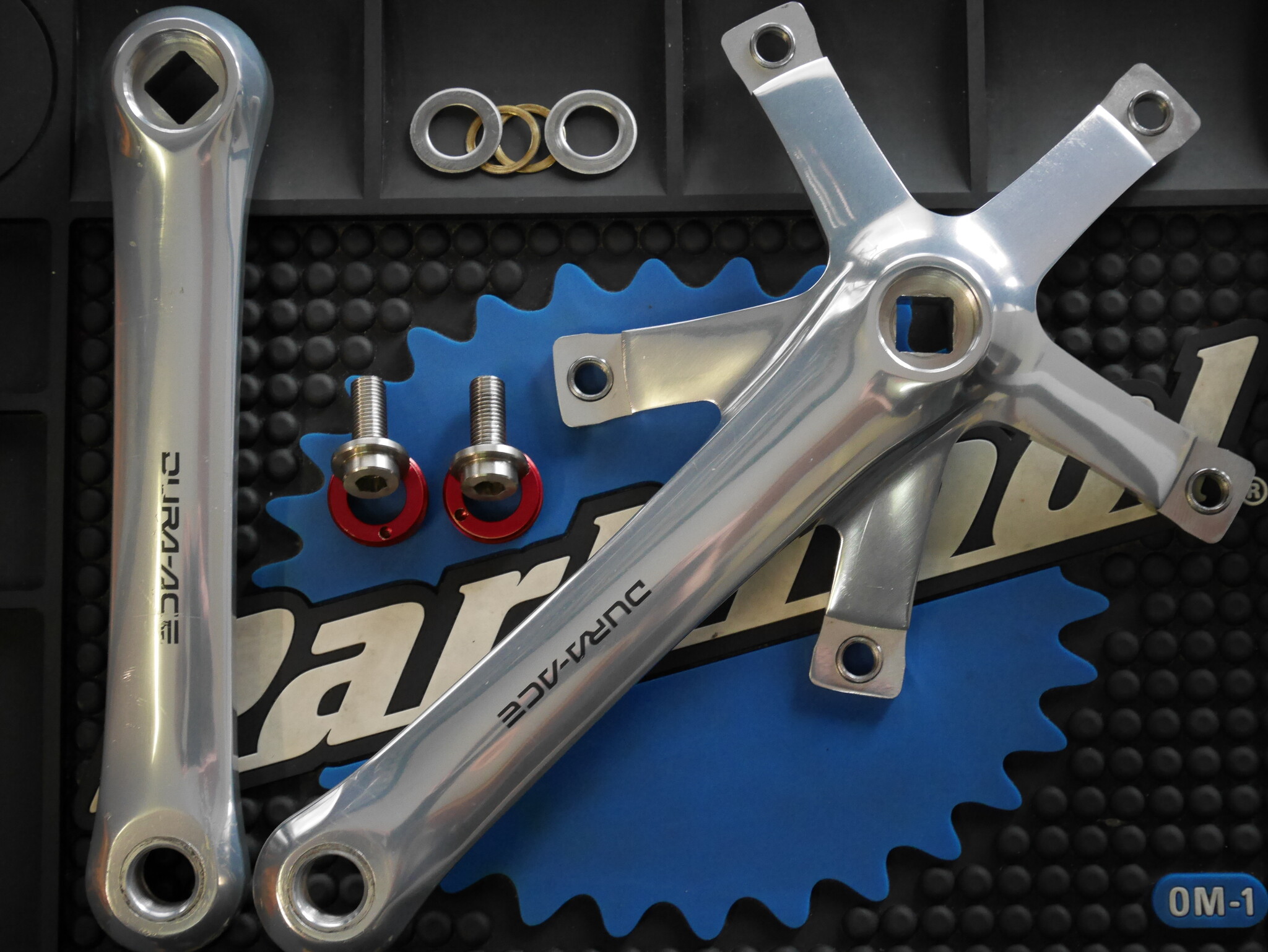 Dura-Ace FC-7600 Crankset 170 - W/O Chainring - Vitasport Cycles