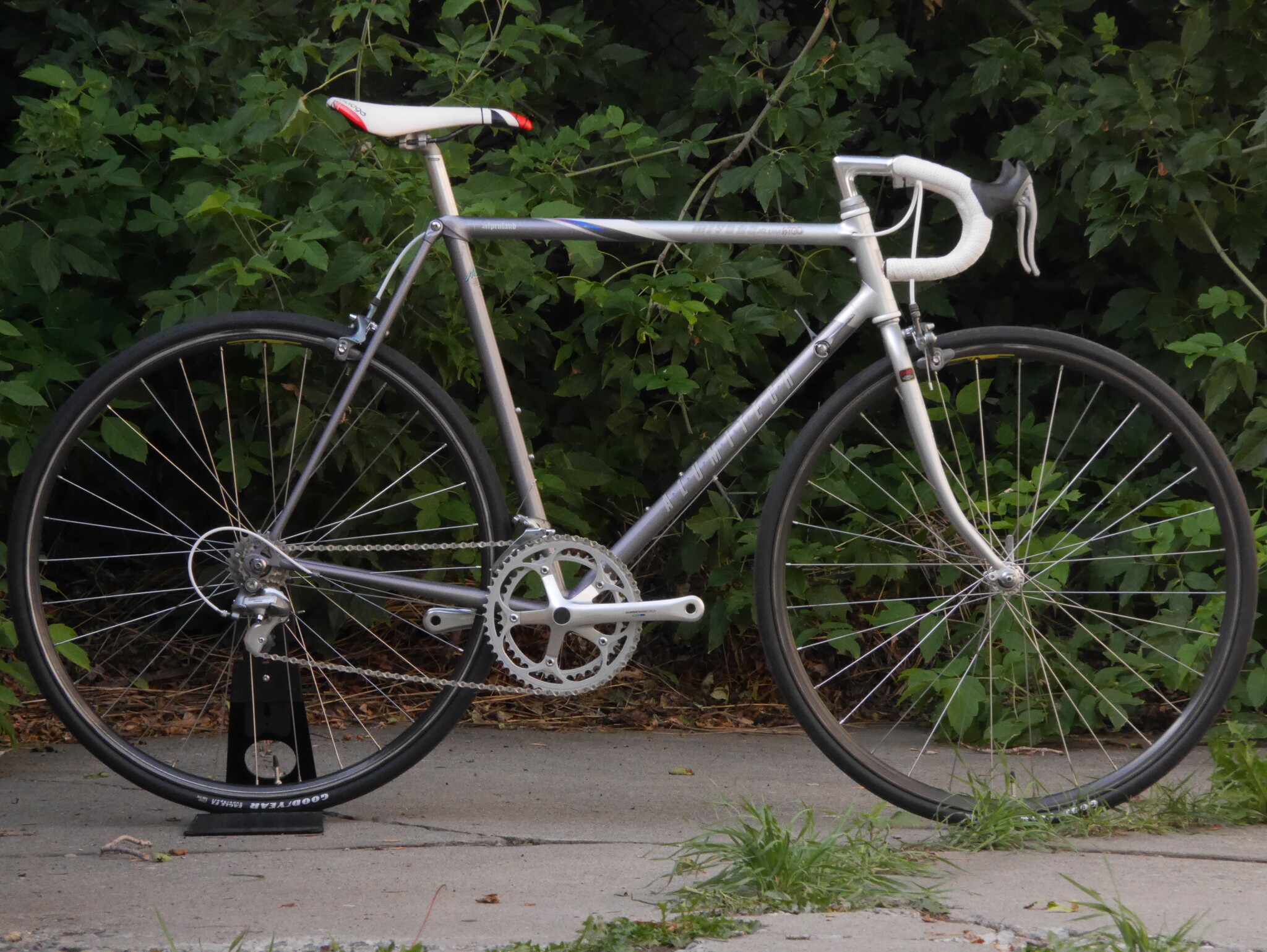 Vintage Miyata Alumitech 6700 SILVER - 54cm - Vitasport Cycles