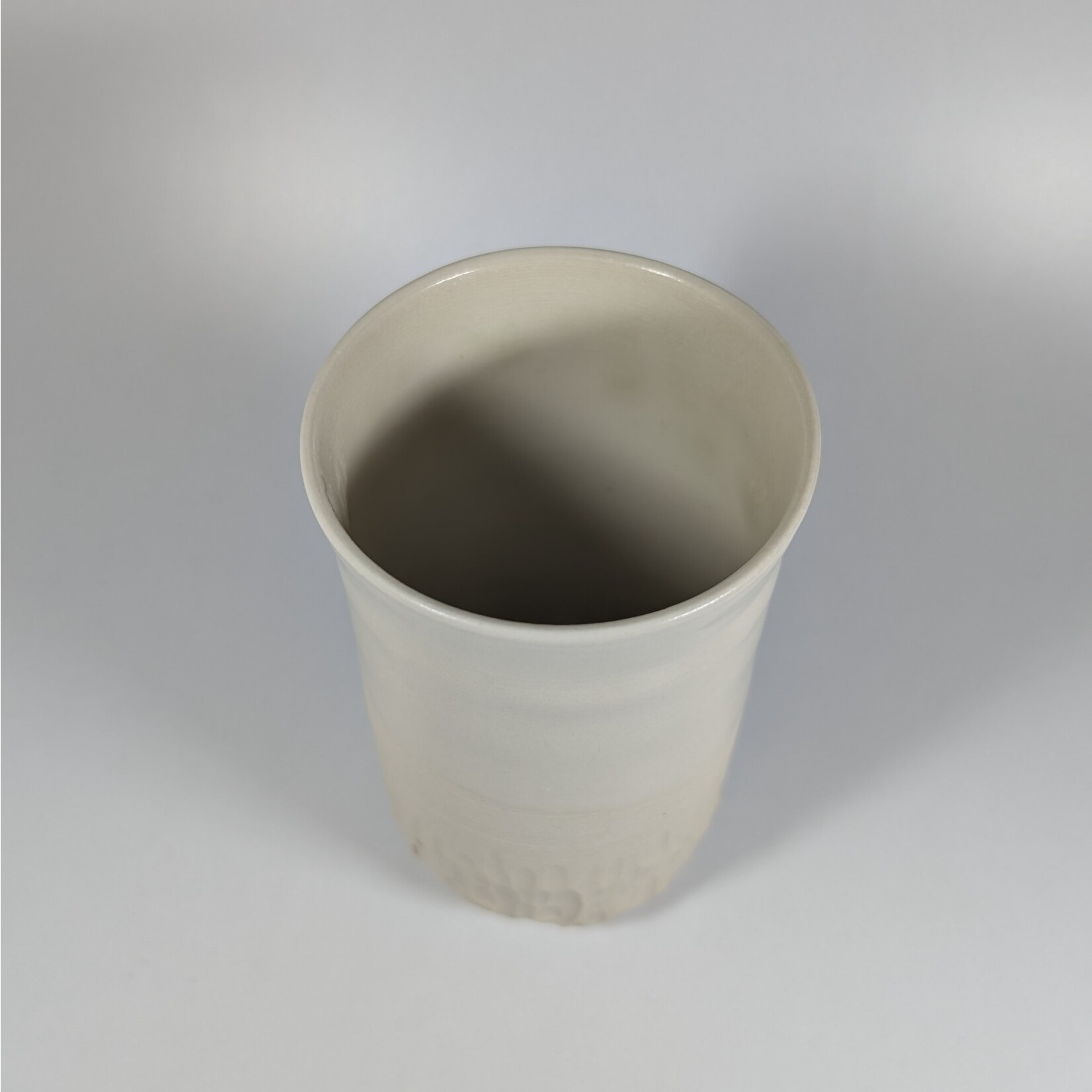 Coralie Huckel MUMAQ-C005 - Coralie Huckel - Coll. Ivoire – Tasse haute (A)