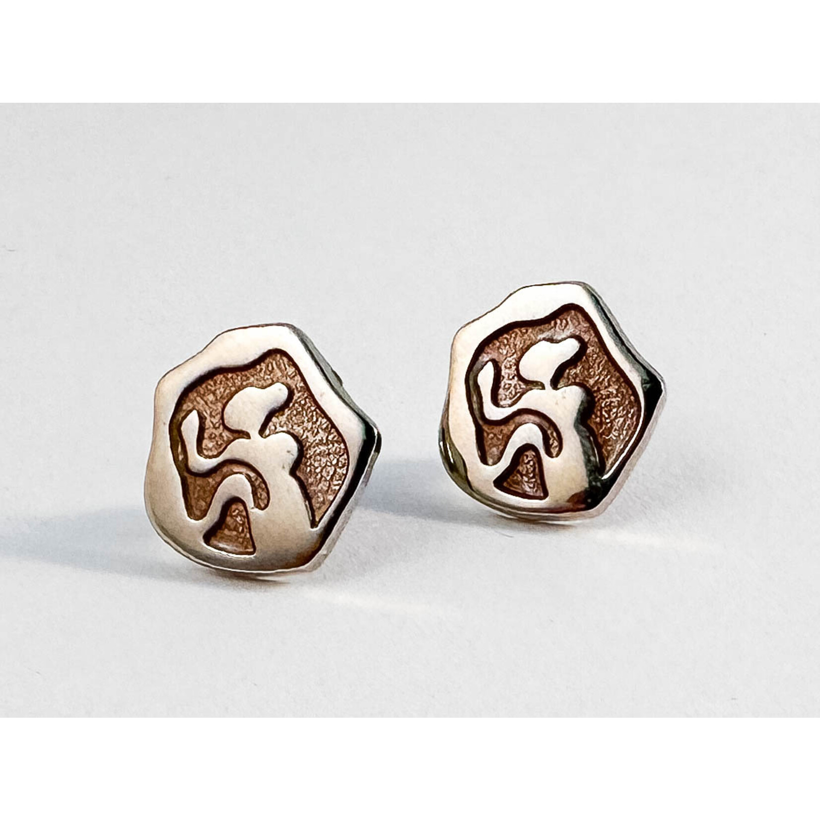de Passillé-Sylvestre DPS Boucles d'oreilles SG (Femme assise)