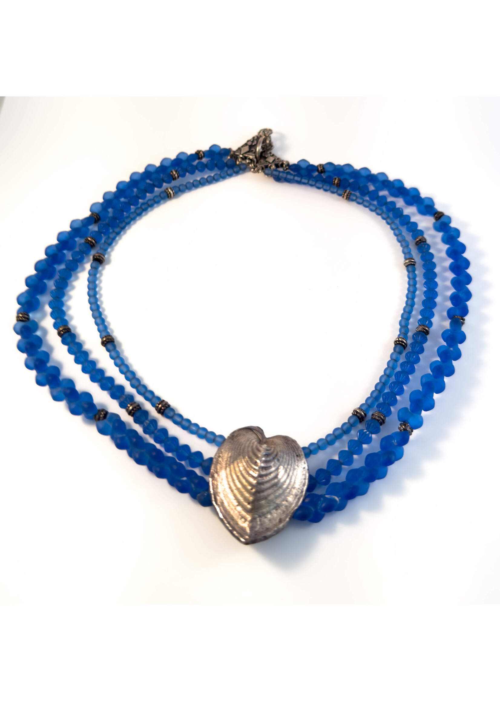 Arlette Saheb Niedoba Arlette Saheb Niedoba - Collier La mer est bleue