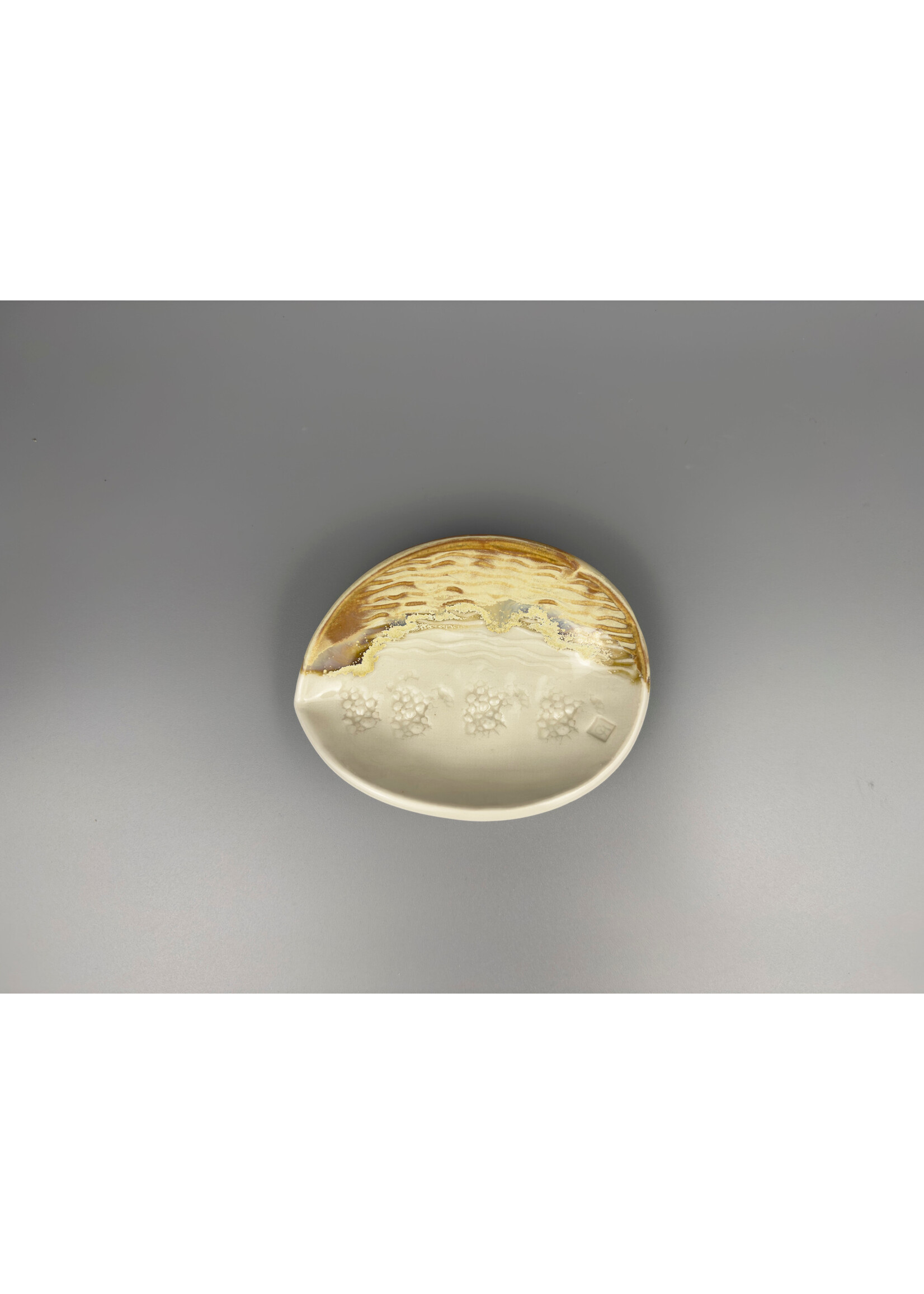 Coralie Huckel MUMAQ-C0027 - Coralie Huckel - Assiette - Grès - Forme en larme