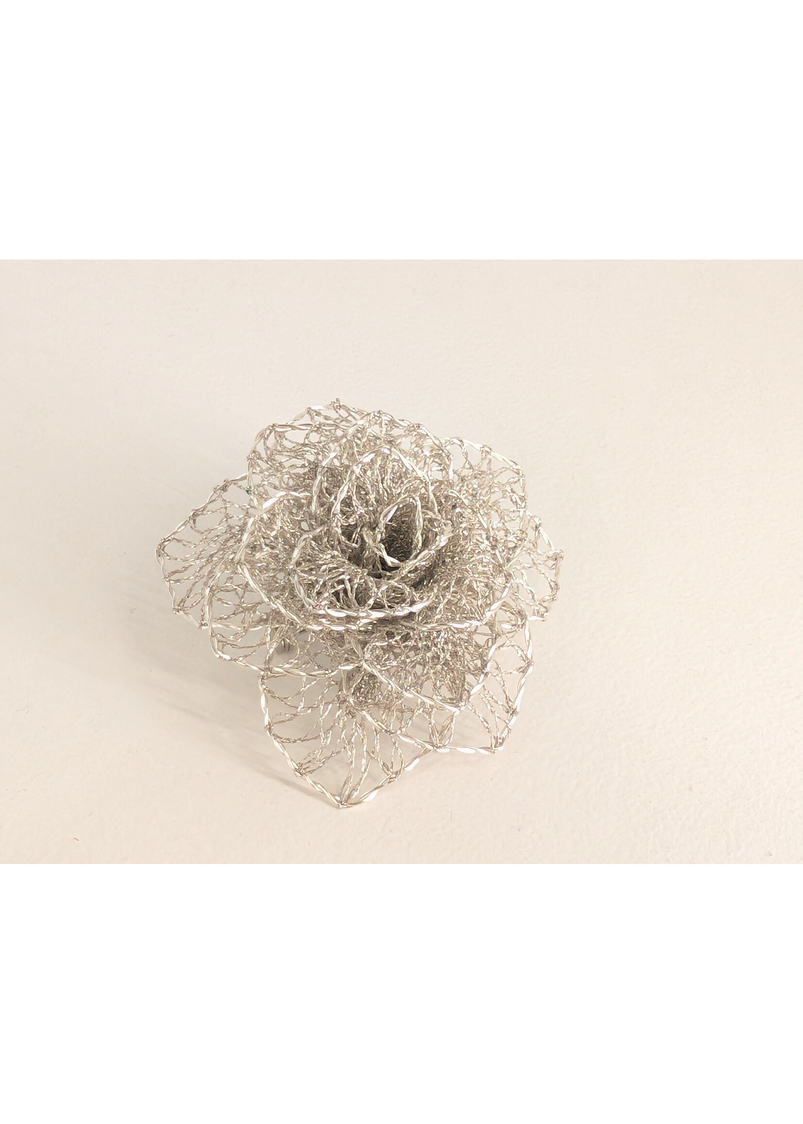 Véronique Louppe Dentellière Broche ROSE - V. Louppe