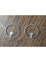 Nicole Gauvin Boucles d'oreilles #24 - argent - Créole avec fleur de lotus