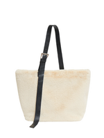 Apparis Apparis Esti Tote