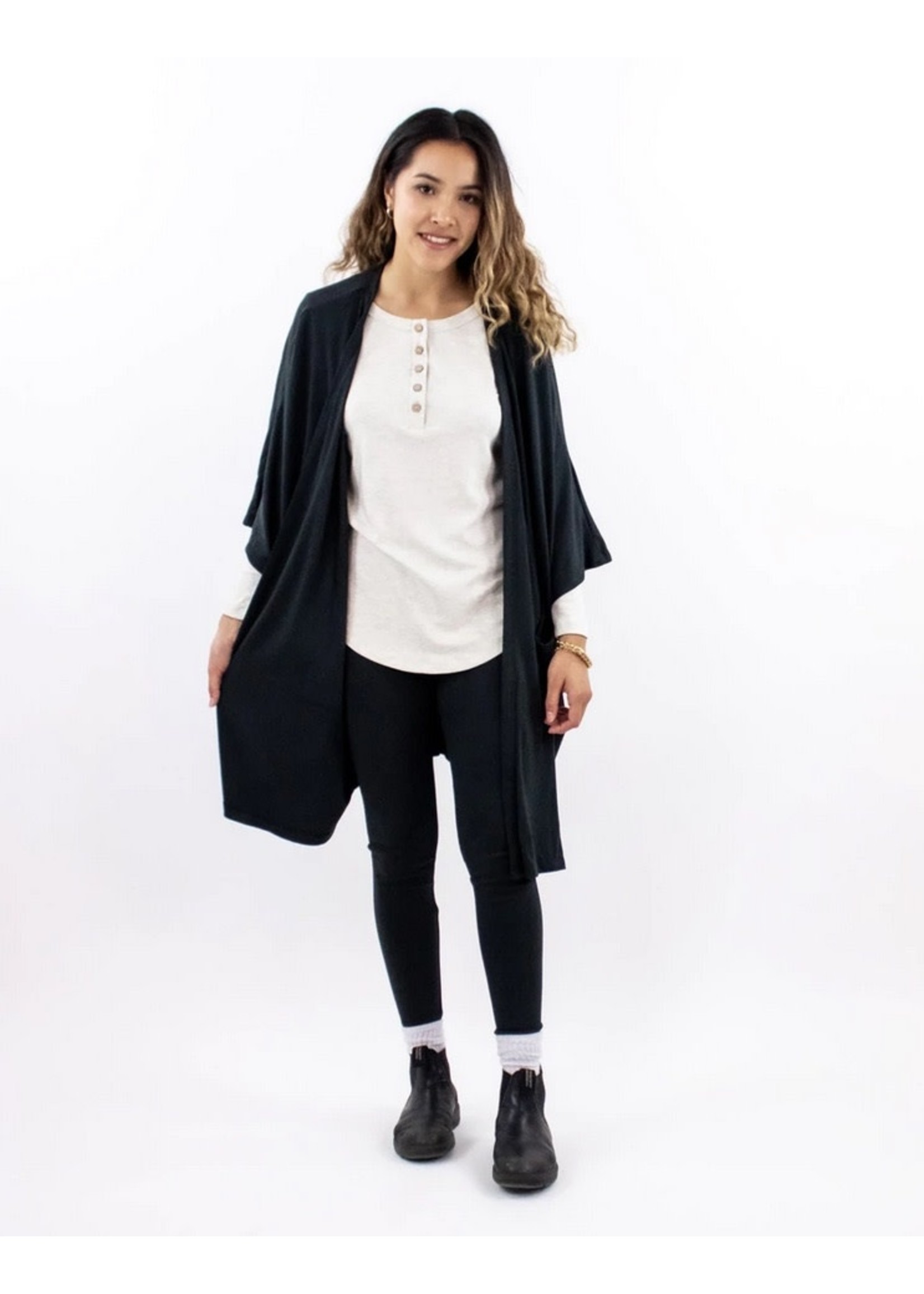 The Kindred Studio The Kindred Studio, Women's Bamboo Cotton Blanket Cardigan in Black