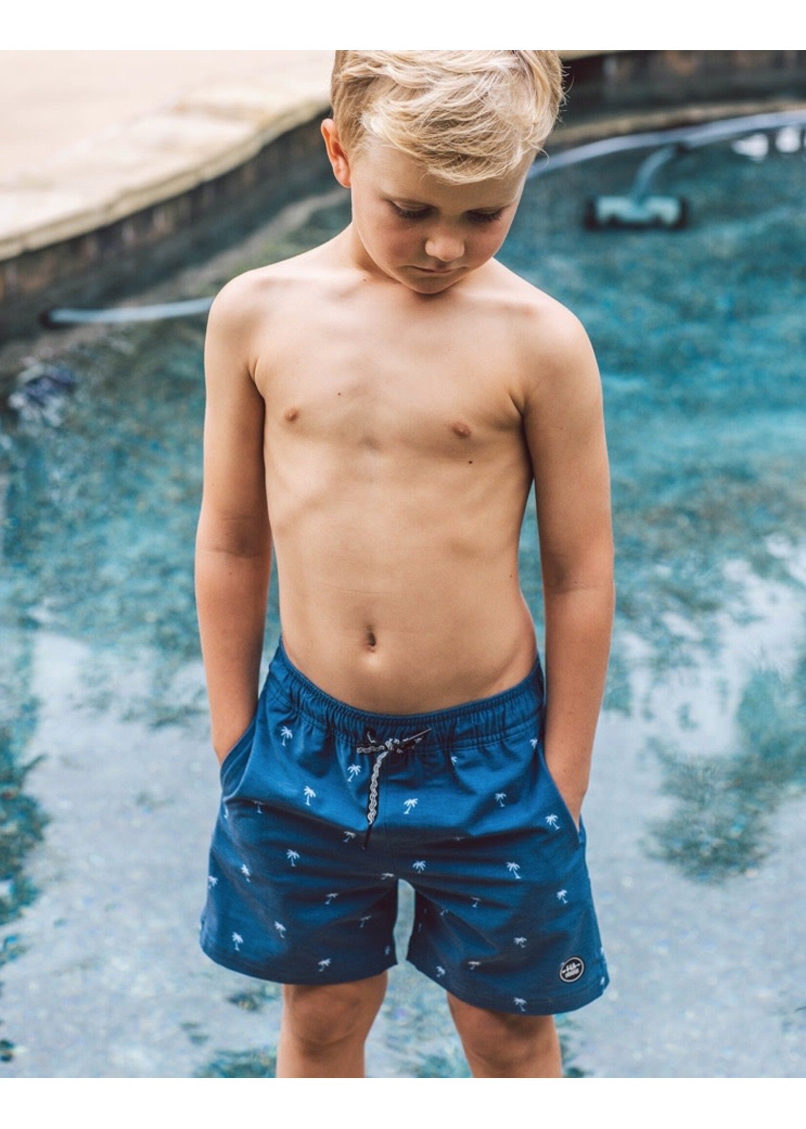 Feather 4 Arrow Feather 4 Arrow, Island Palm Volley Trunk || Navy