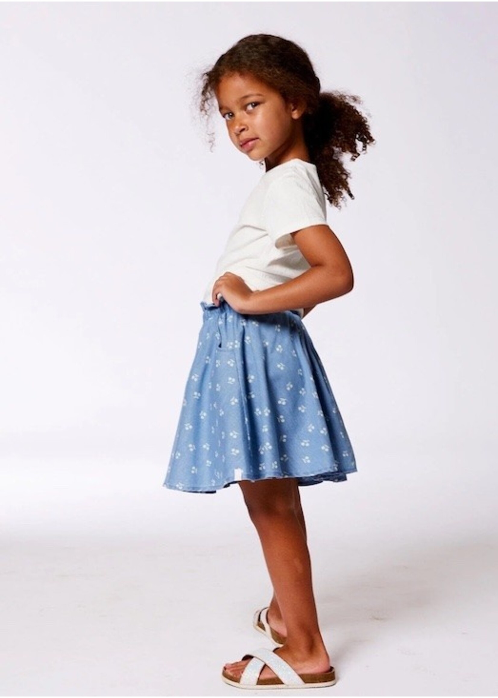 Deux Par Deux Deux Par Deux, White Cherries Printed Chambray Skort || Blue